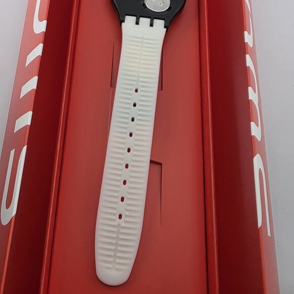 Swatch Originals WINDY BUNNY BEAST Anime Silicone Watch 41mm SUOZ112 New main image 5